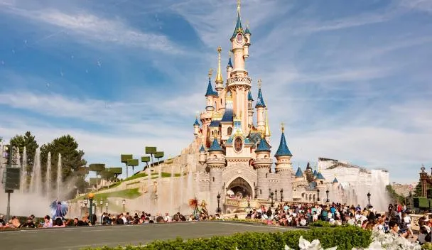 Paris: Disneyland Park Front