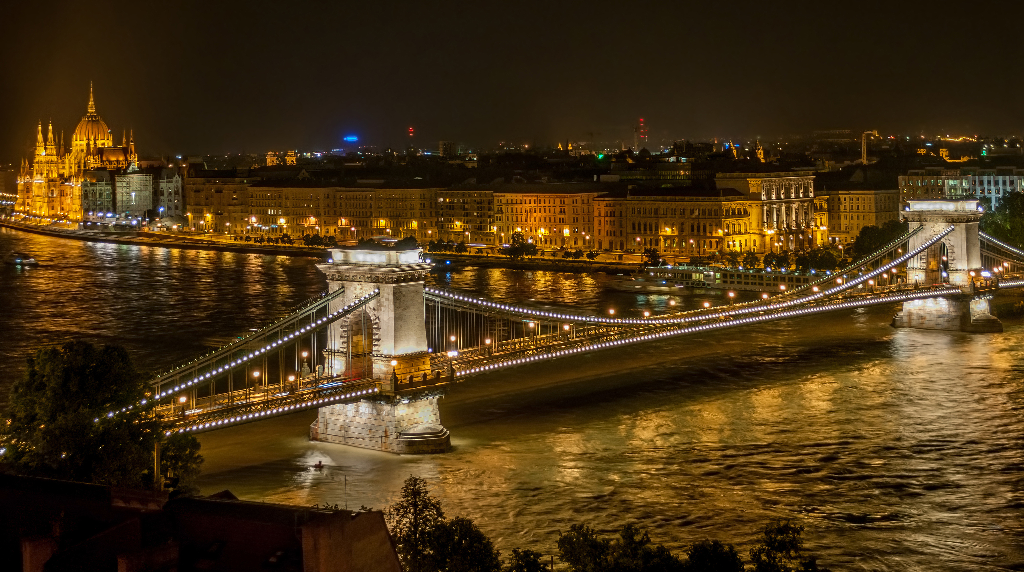 Budapest: Chain Bridge at Night